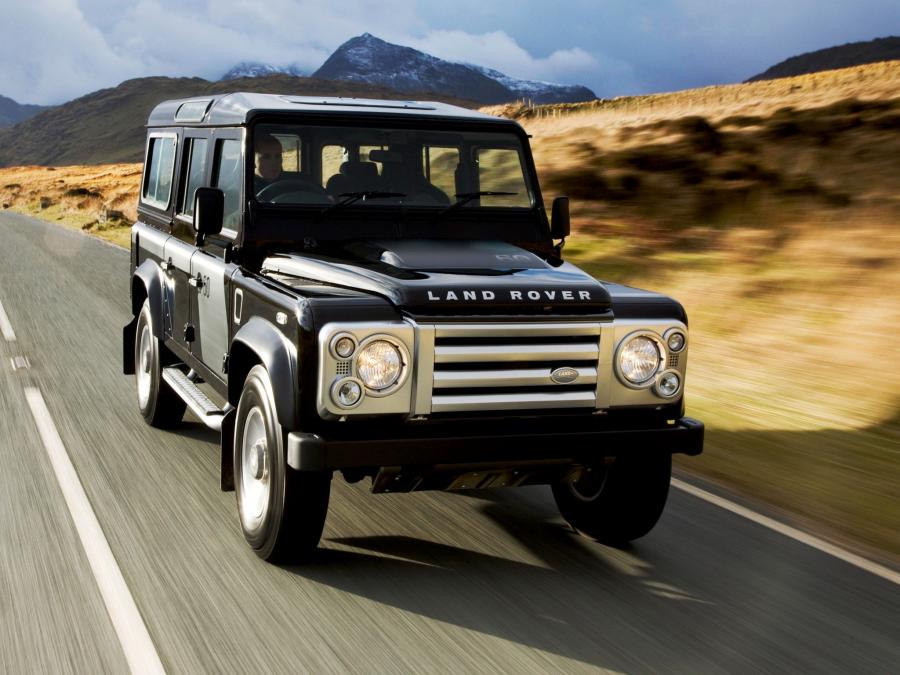  Land Rover Defender 110 SVX RHD 2008 года  (фото 3 из 12)